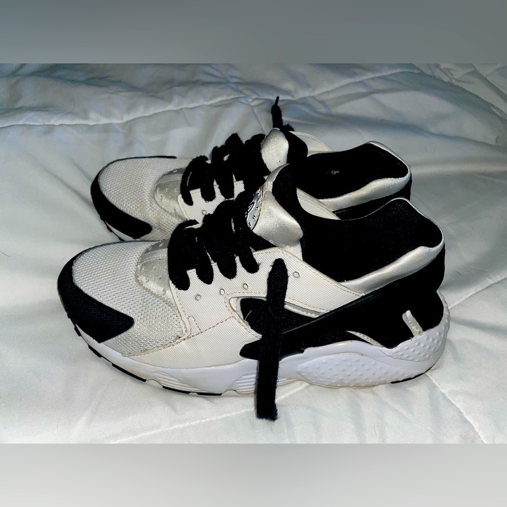 Nike Huaraches Size 5.5Y